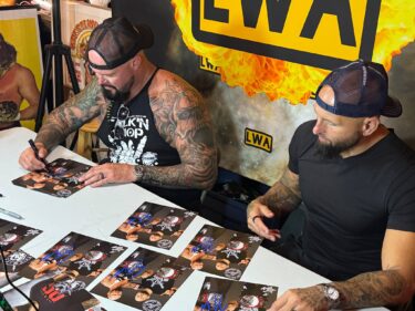 Good Brothers Signing (6) Good Brothers Signing (6)