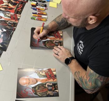 Eric Young Signing (2)