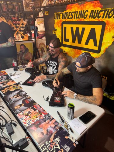 Good Brothers Signing (16) Good Brothers Signing (16)